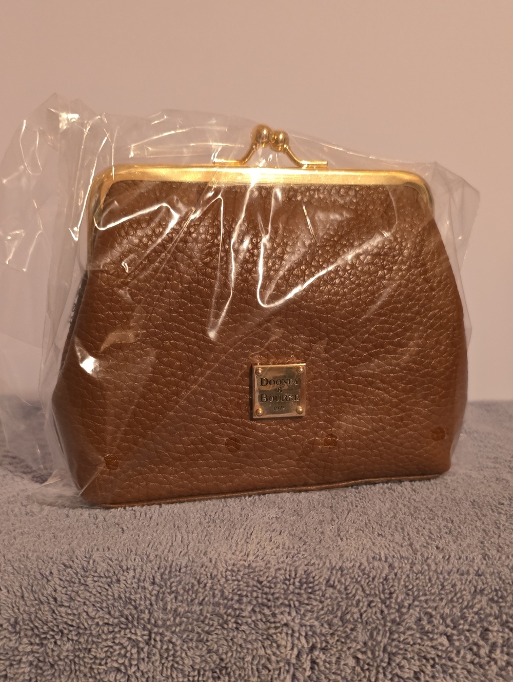 Dooney & Bourke Brown Pebbled Leather Kiss-Lock Coin Purse with Gold Trim